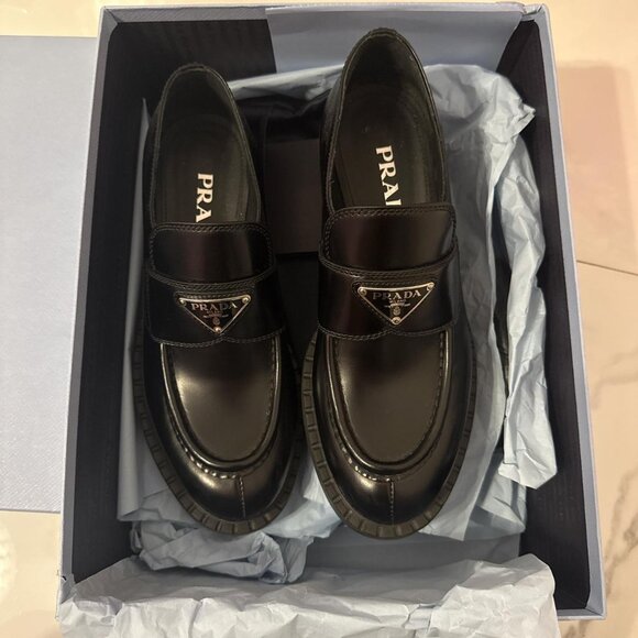 Prada Women's Black Loafers - Picture 2 of 3